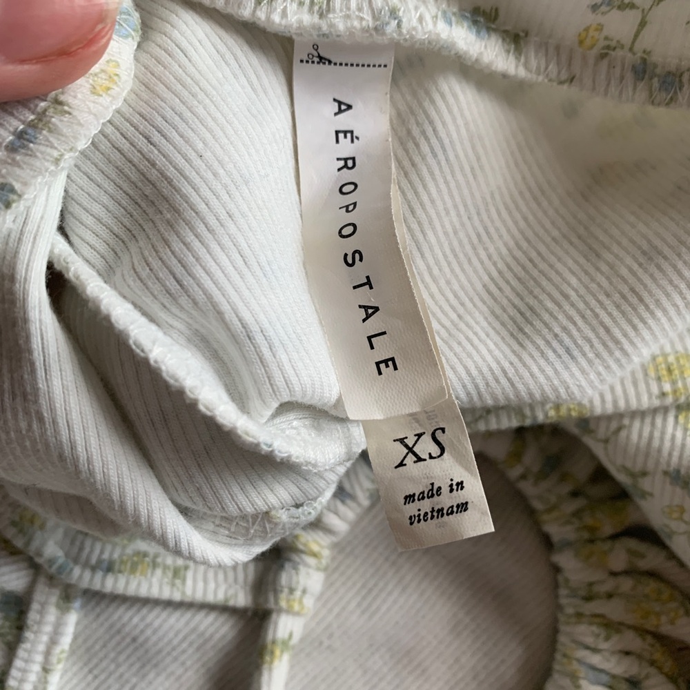 aeropostale xs floral tee cropped cut out - Picture 3 of 4